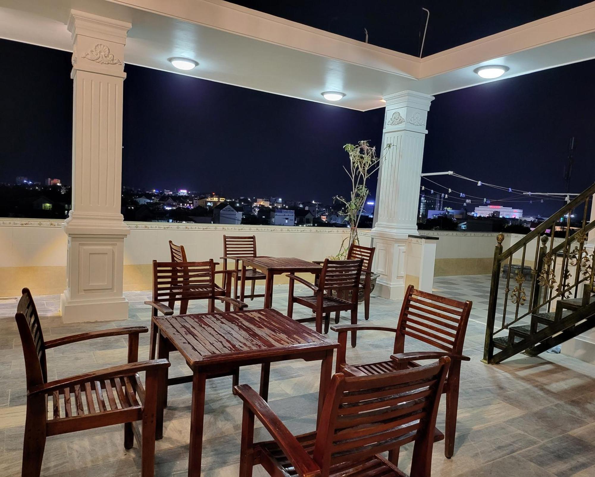 Ruby Hotel Vĩnh Long מראה חיצוני תמונה